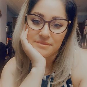 Meet your Posher, Anailem